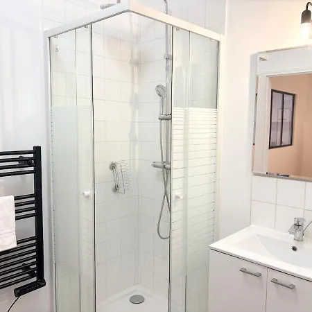 Grand Avec Terrasse - 4 Voyageurs アパート *