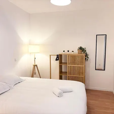 Grand Avec Terrasse - 4 Voyageurs * ルーベ