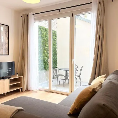 Grand Avec Terrasse - 4 Voyageurs アパート *